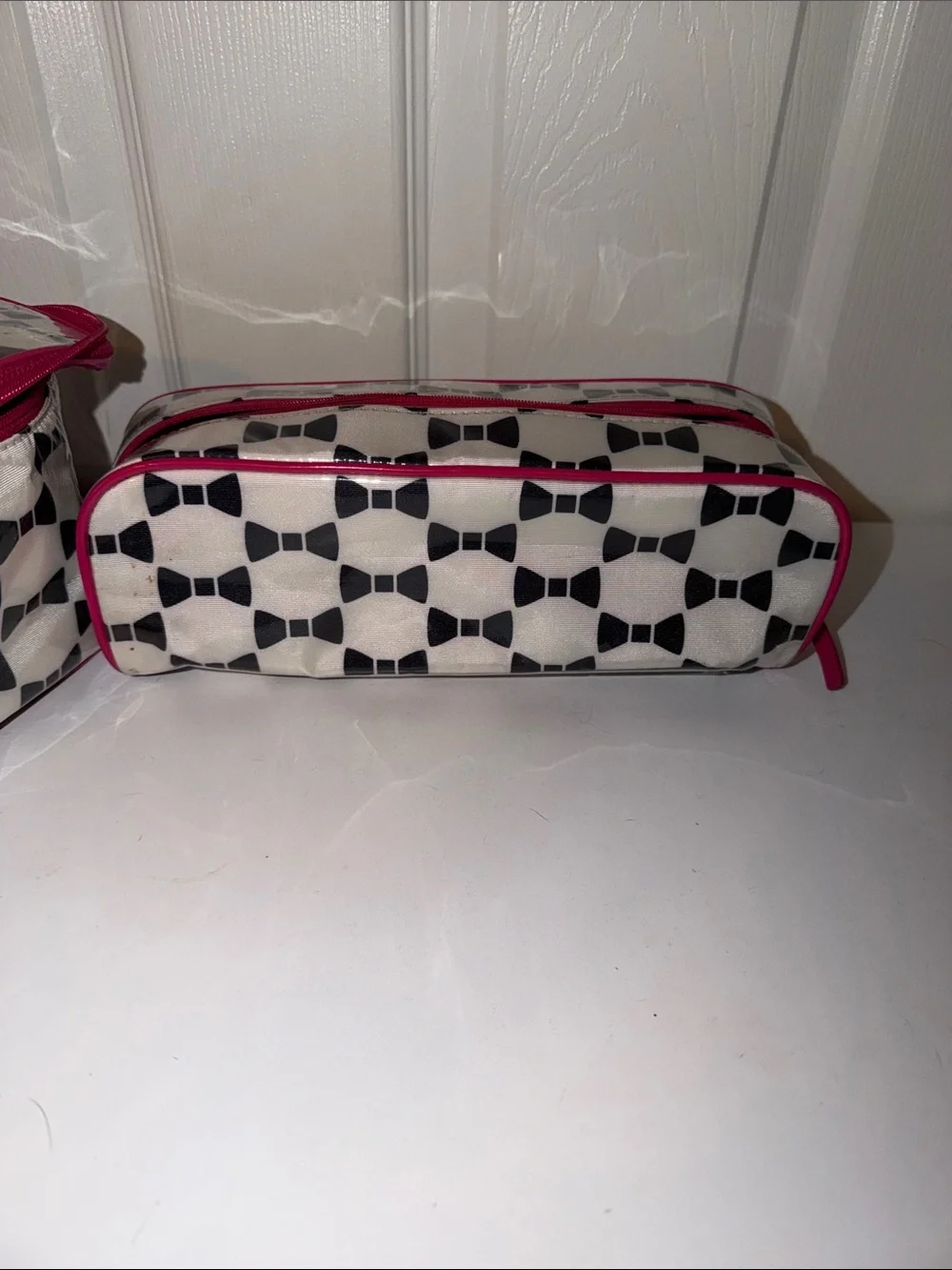 kate spade Black & White Bow Pattern Cosmetic Case Set with Pink Interior